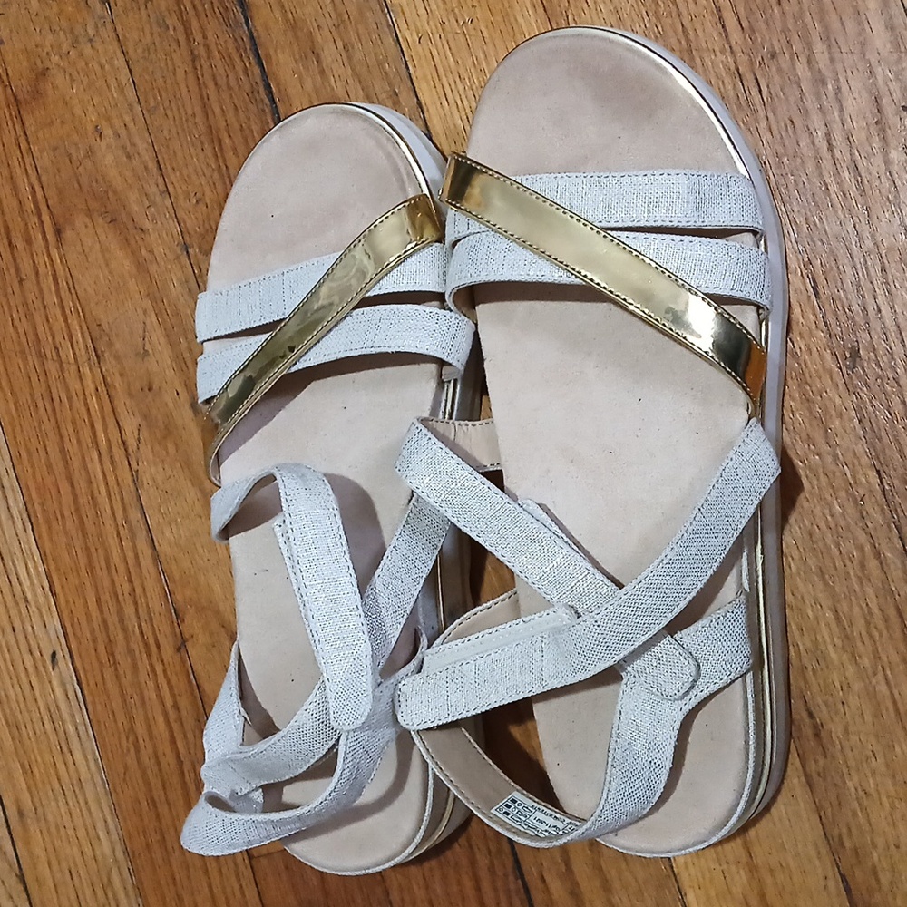 Sandals - Picture 2 of 4